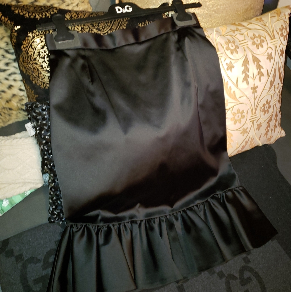 D&G Tulip Skirt size 44 NWT